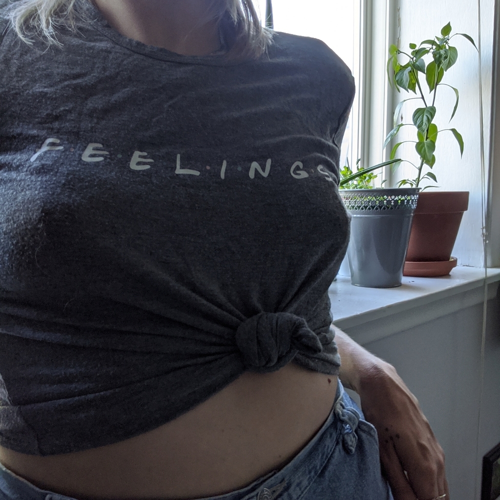 F E E L I N G S tee 💓